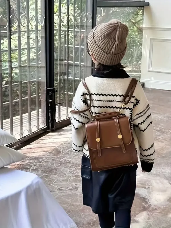 تي شيرت شتوي ياقة مطوية توفر حماية إضافية للرقبة بأسلوب جذاب 👕 قصة مريحة تناسب الأطفال من عمر 3 سنوات وأكثر 🎯 مثالي للمدرسة، الطلعات اليومية، والأنشطة في الهواء الطلق
