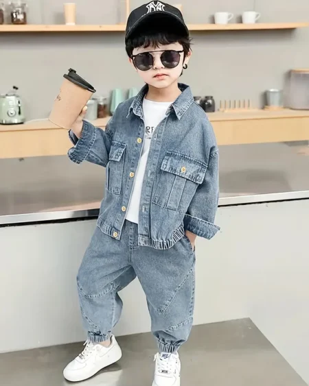 أزياء أولاد أنيقة وعملية – طقم جينز أولادي بتصميم مريح وجودة عالية من زيلينا