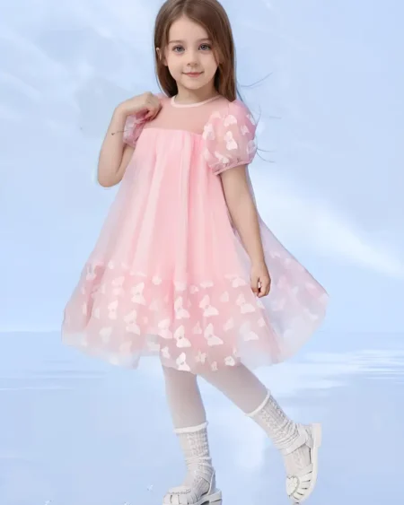 صغيرتكِ تستحق التميز! فستان صيفي للبنات بلمسة ملكية مستوحاة من الفراشات الساحرة من زيلينا