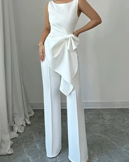 بلوزة بدون أكتاف وبنطلون واسع يمنحكِ راحة وأناقة في ربيع وصيف هذا العام