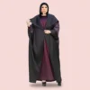 عباية ستان سوداء بتطريز سواريه بنفسجي وكم واسع من زيلينا
