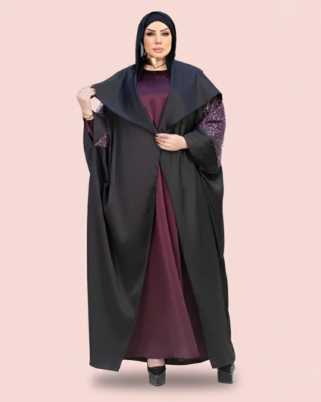 عباية ستان سوداء بتطريز سواريه بنفسجي وكم واسع من زيلينا
