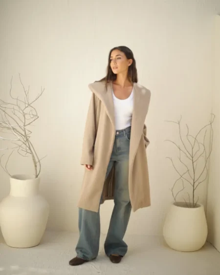 بالطو الجوخ مشعر طويل بزنط نسائي من متجر زيلينا.