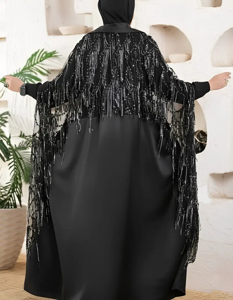 فساتين محجبات موضة فاخر طقم قطعتين بتصميم مطرز للمناسبات 🛍️ 5 عباية سوداء للمناسبات مع حركة الشراشيب اللامعة والخرز