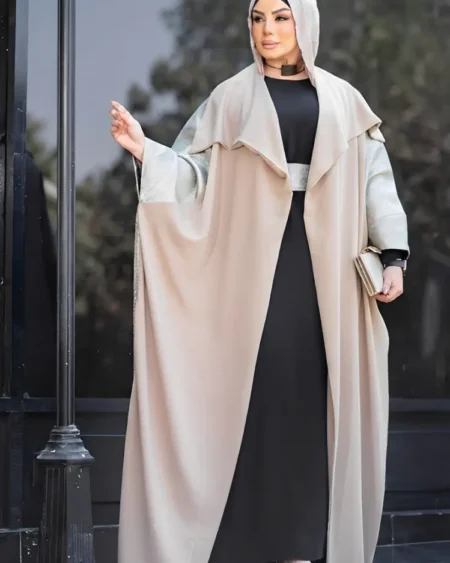عباية بيج كريب وجاكار مع فستان أبيض داخلي