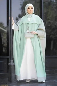 تفاصيل عبايات خروج للمحجبات بيج عصرية مع شنطة إستانلس ونظارة شمسية