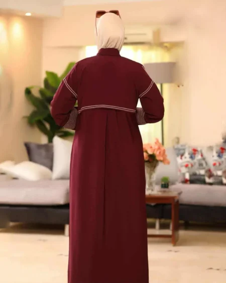 دريس نبيتي داكن من زيلينا لمناسباتك مع لمسة أنثوية راقية