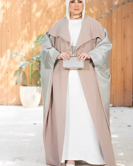 عباية لون بيج مع أكمام جاكار فضي من زيلينا