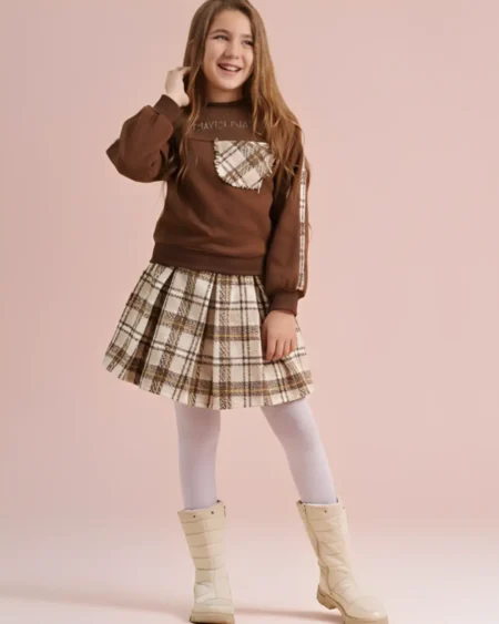 سويتشيرت بناتي مطرز بفيونكات