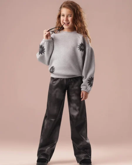 تفاصيل تطريز سويت شيرت بناتي شتوي.