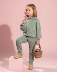 طقم تريكو بناتي شتوي قطعتين